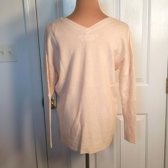 Max Studio Cashmere Sweater NWT - Picture 2 of 3